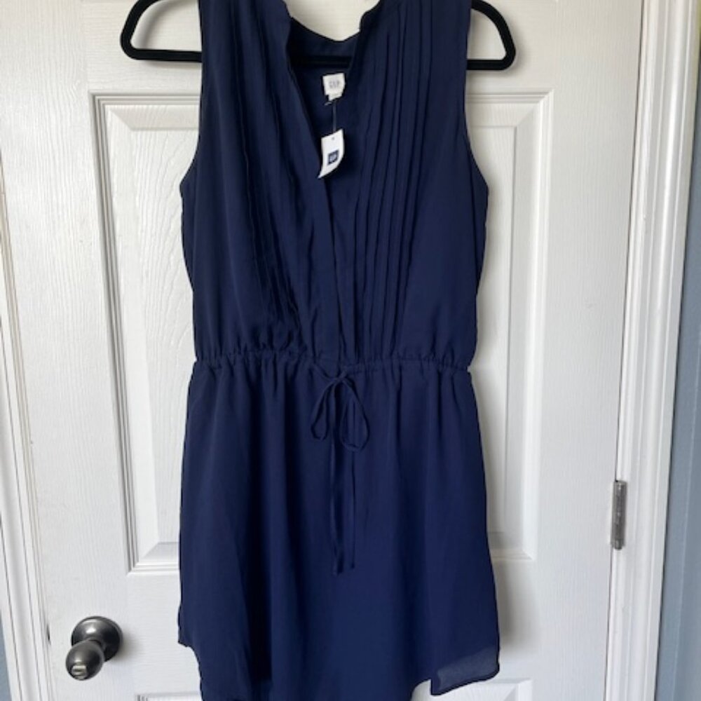 NWT sleeveless navy flowy tie-waist GAP dress size M